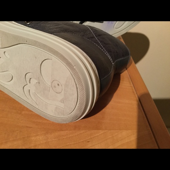 Gucci hi top embossed leather black sneakers 9G - Picture 7 of 7